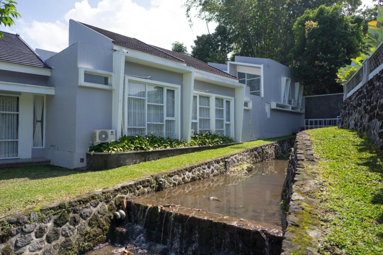 Villa Languket I Bedojo Exterior photo